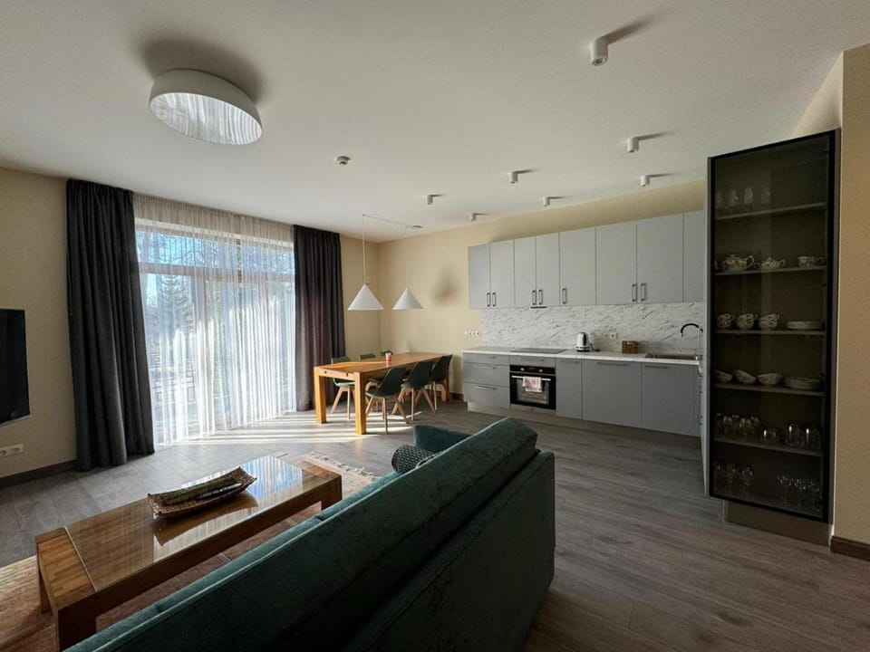 Living room, Dining area, kitchen
