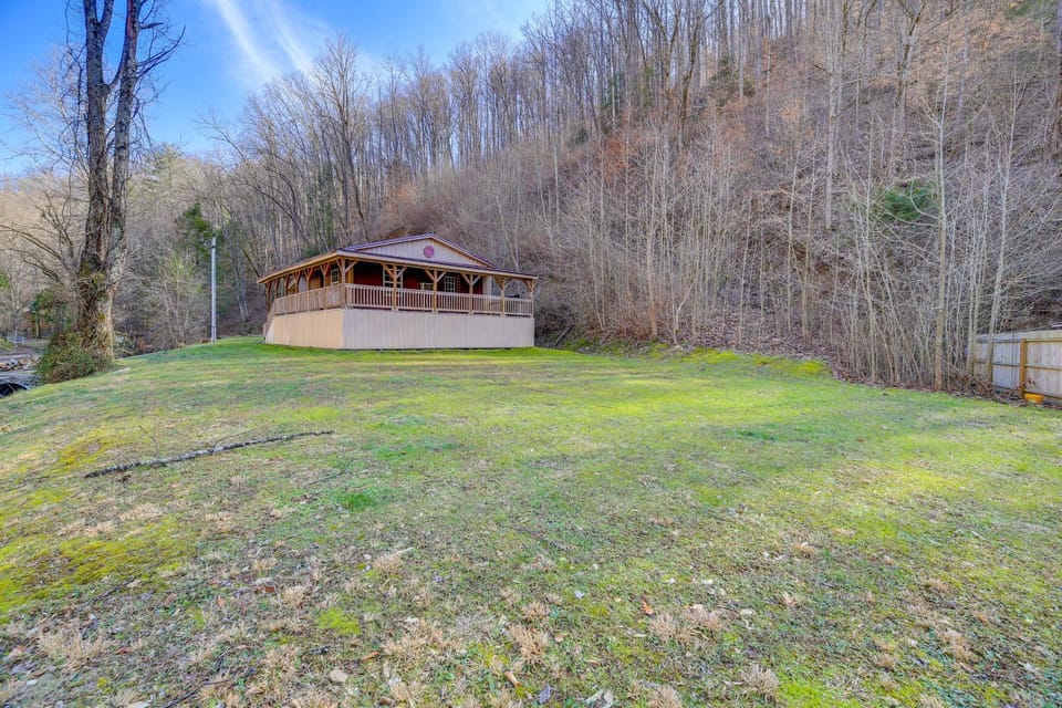 Near Riding Trails for ATVs: Cabin in Delbarton Cabin in West Virginia