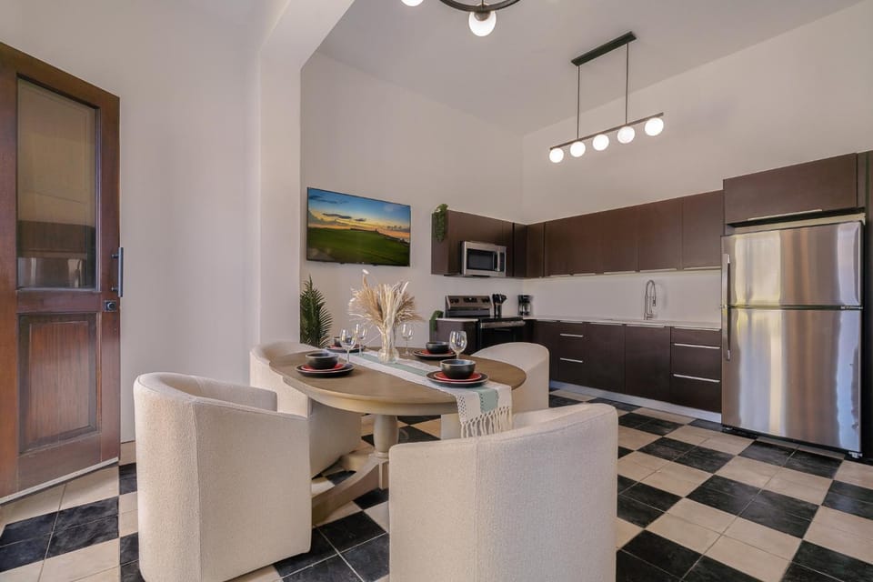 Kitchen or kitchenette, Dining area, dishwasher, oven, stove