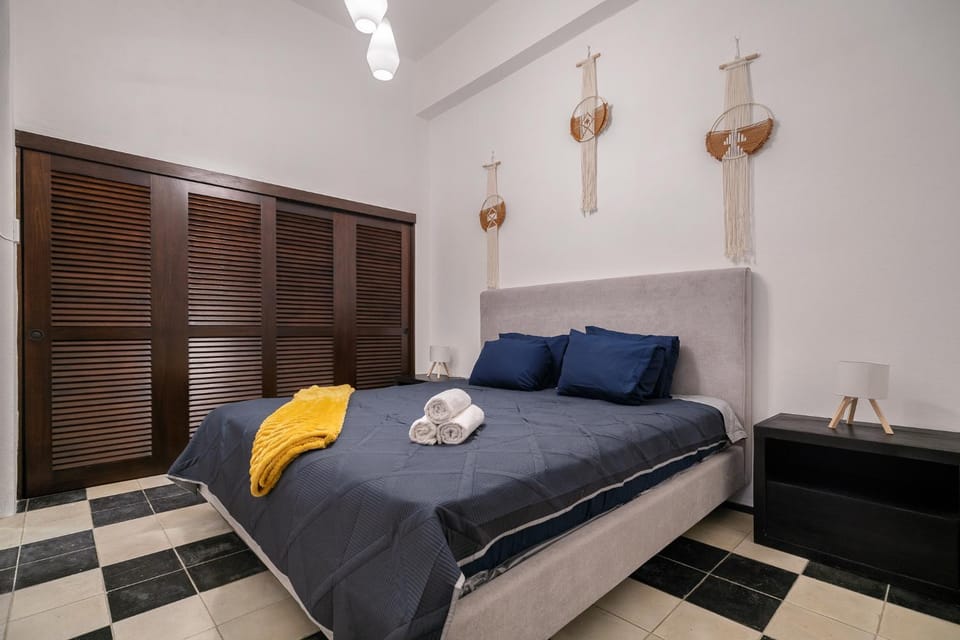 Bed, Photo of the whole room, Bedroom, towels