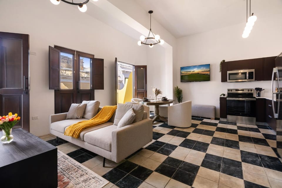 TV and multimedia, Living room, Seating area, minibar