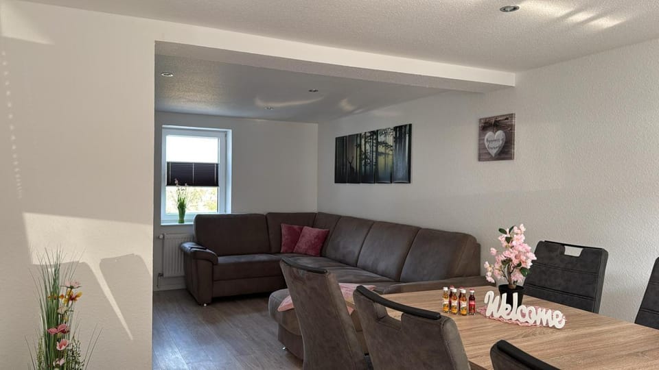Living room, Seating area, Dining area