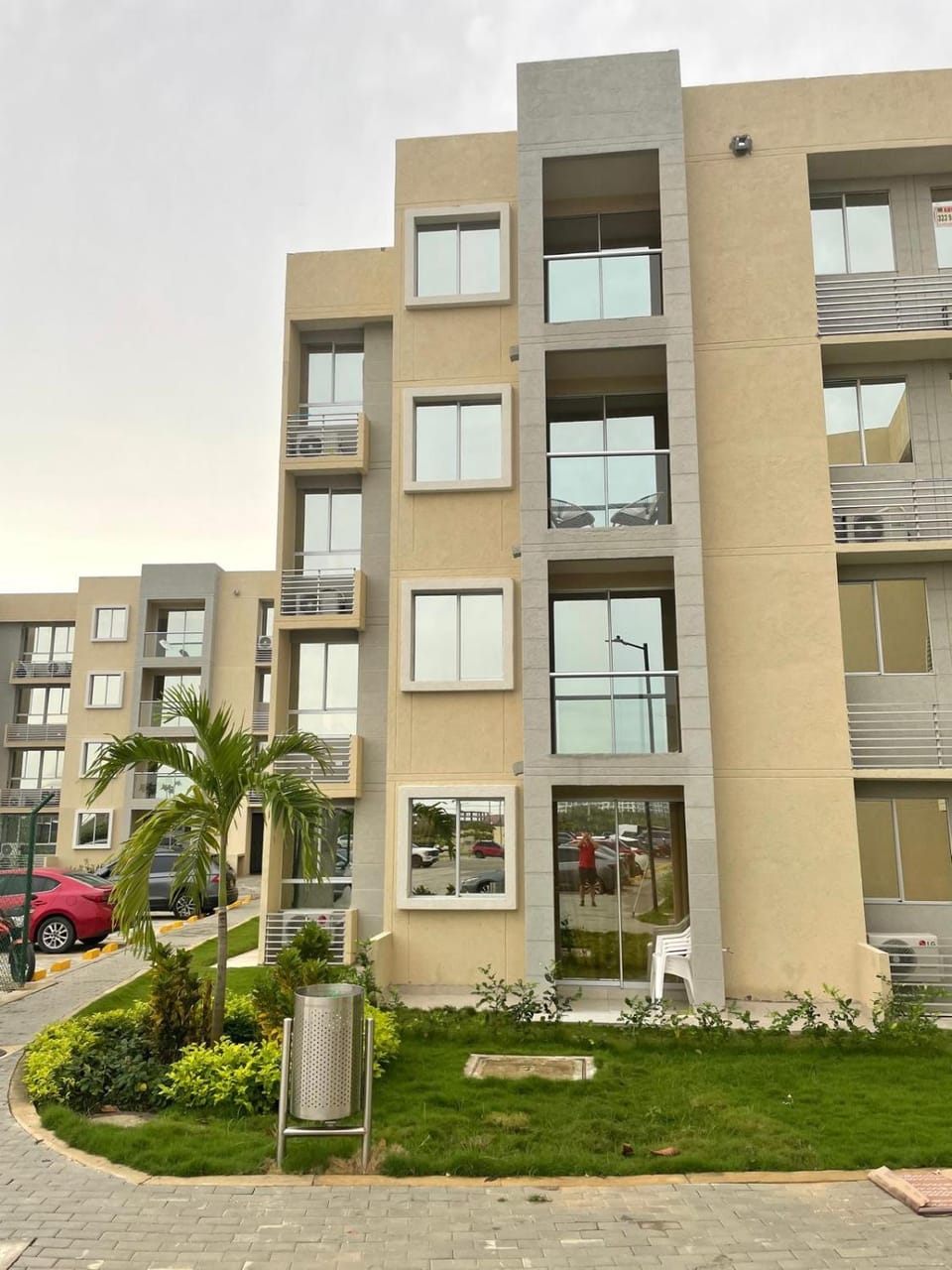 Property building, Garden, Garden view, Street view, Parking