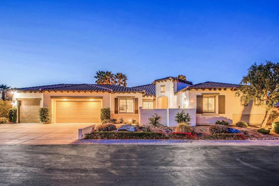 Elegant Desert Oasis near Coachella & Palm Springs House in La Quinta
