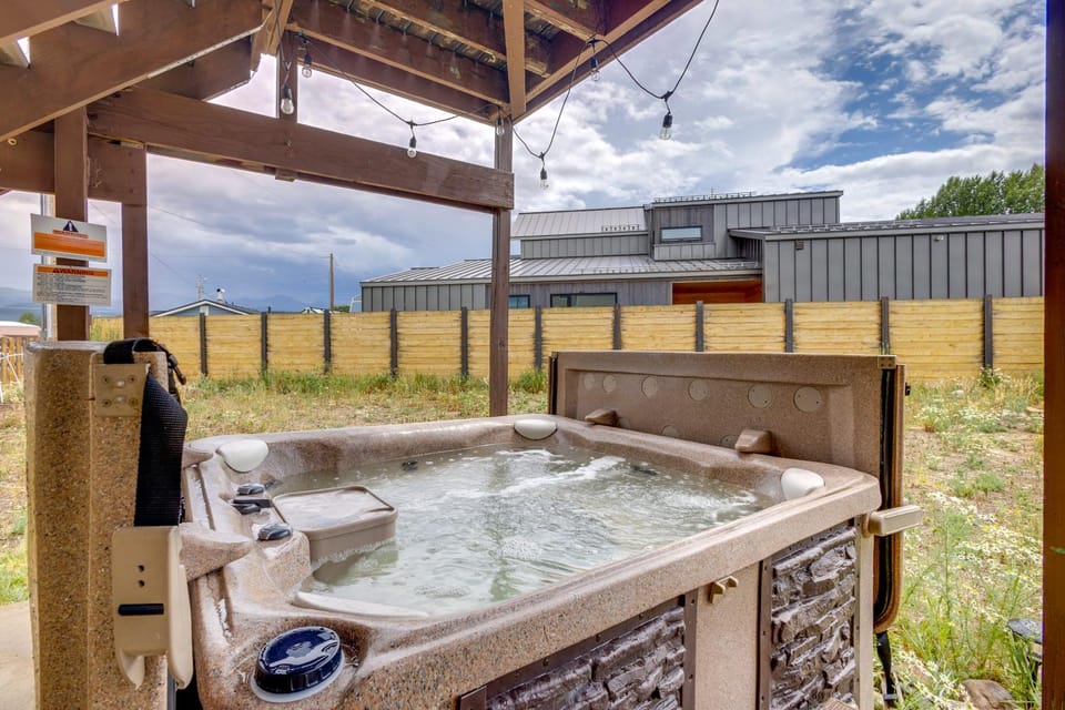 Hike, Ski & Explore: Fraser Townhome w/ Hot Tub! House in Fraser