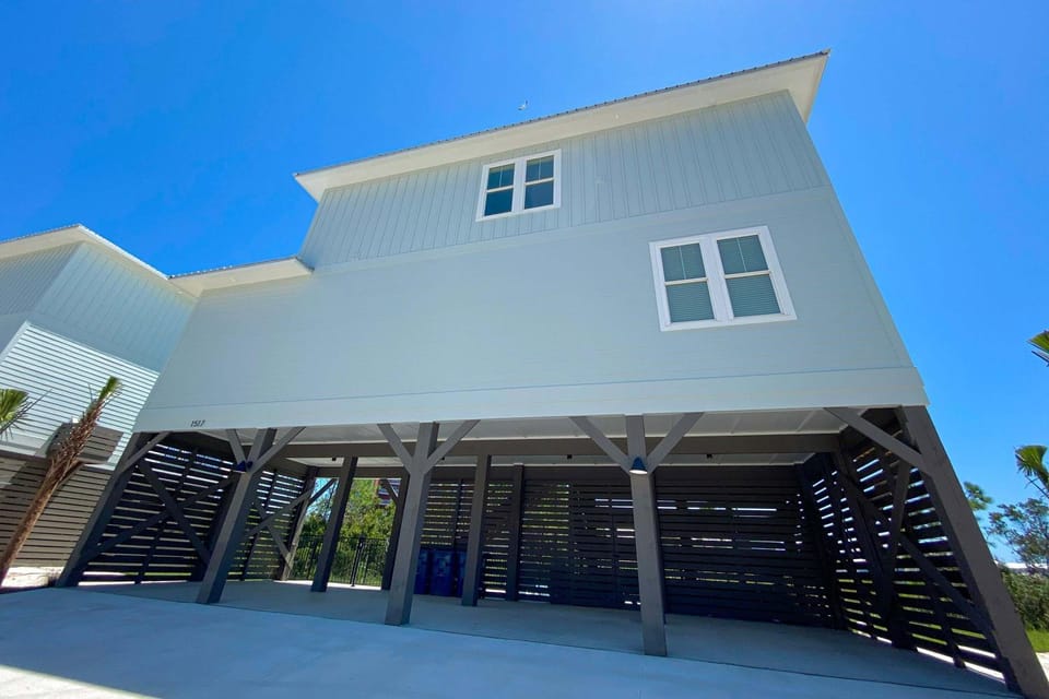 Azure Horizon Beachfront Charm in Gulf Shores House in West Beach
