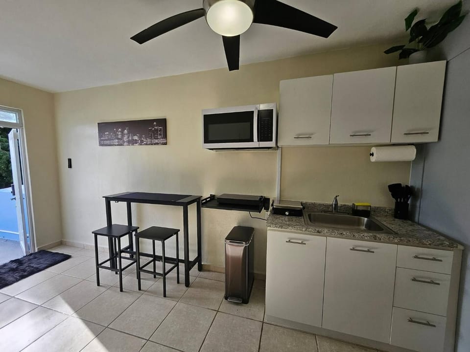 microwave, oven, kitchen