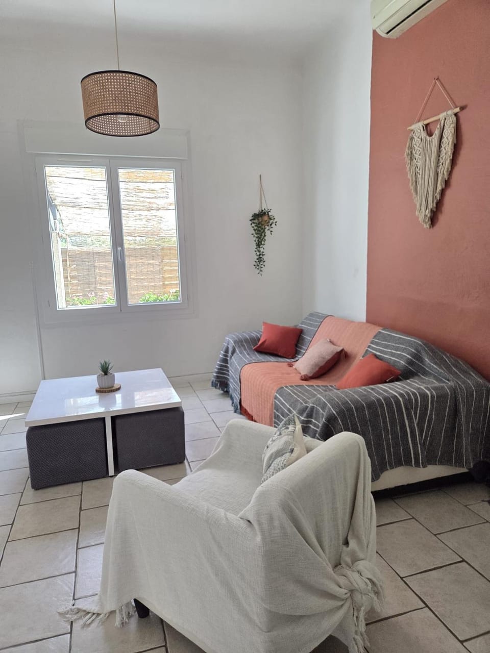 TV and multimedia, Living room, air conditioner