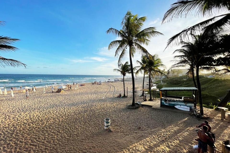 Casa Piatã com piscinas em condomínio grande House in Salvador