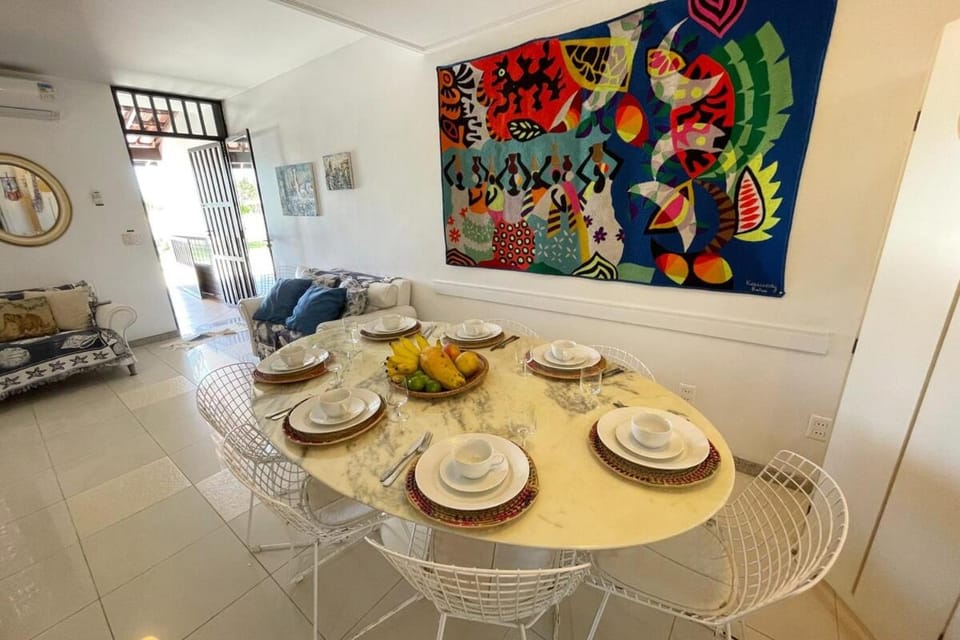 Casa Piatã com piscinas em condomínio grande House in Salvador