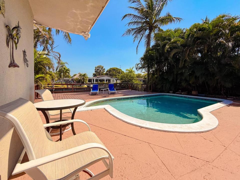 Swimming pool, Swimming pool