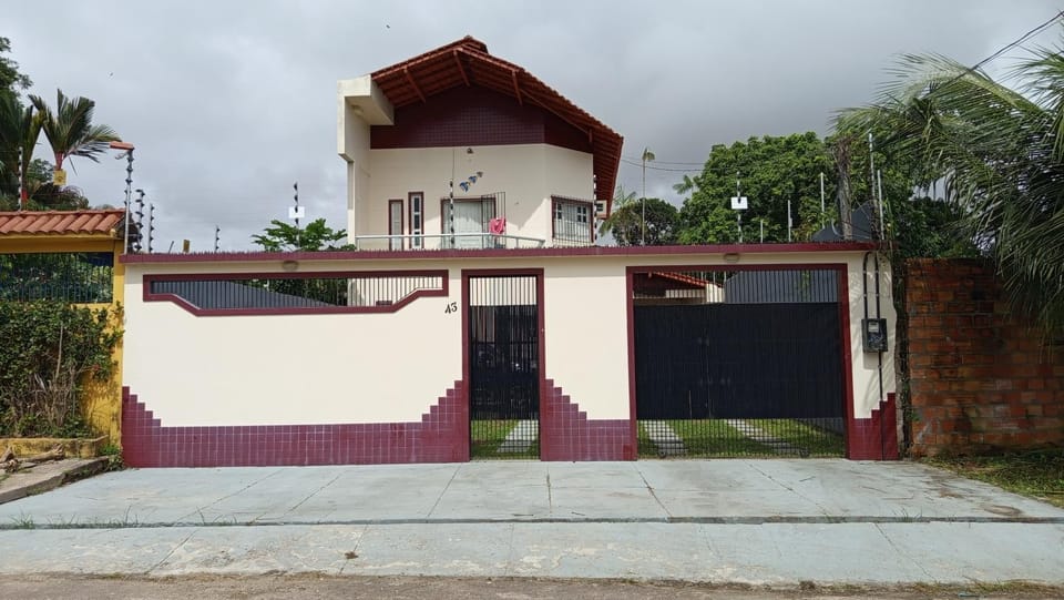 Property building, Facade/entrance, Day