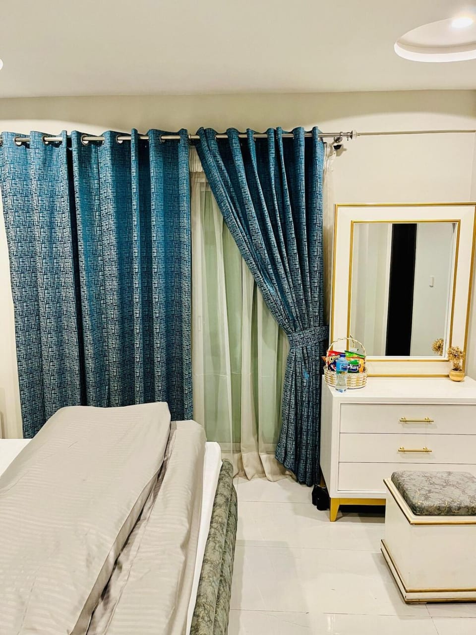Cozy& Peaceful Apartment in Lahore