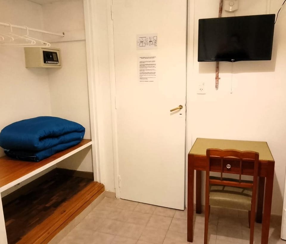 Photo of the whole room, safe, wardrobe