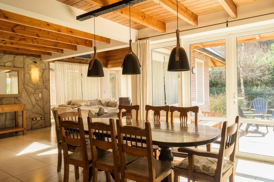Cálida Casa en San Martín de Los Andes Centro House in San Martín de los Andes