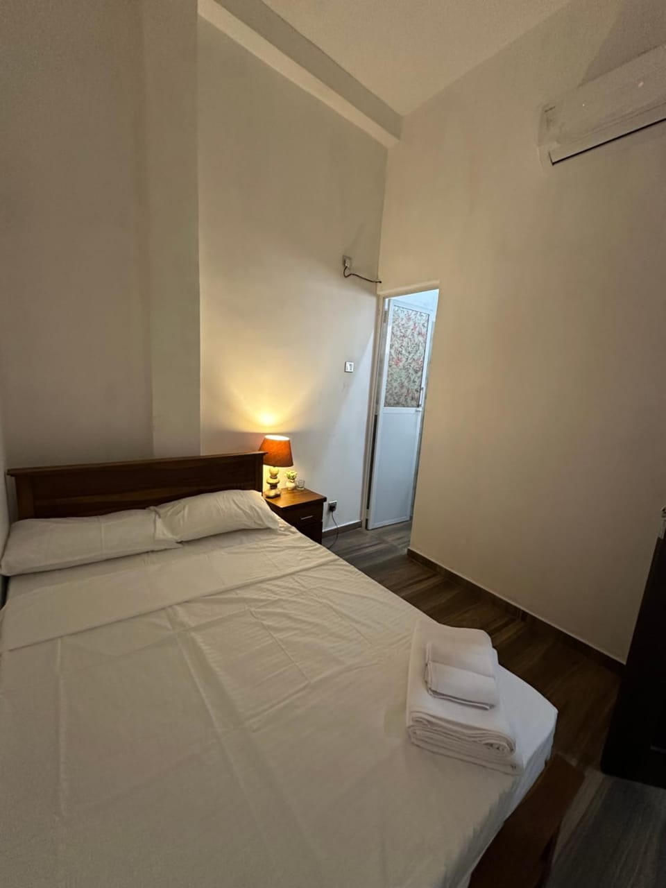 Bed, Bathroom, Photo of the whole room, Bedroom, towels, air conditioner