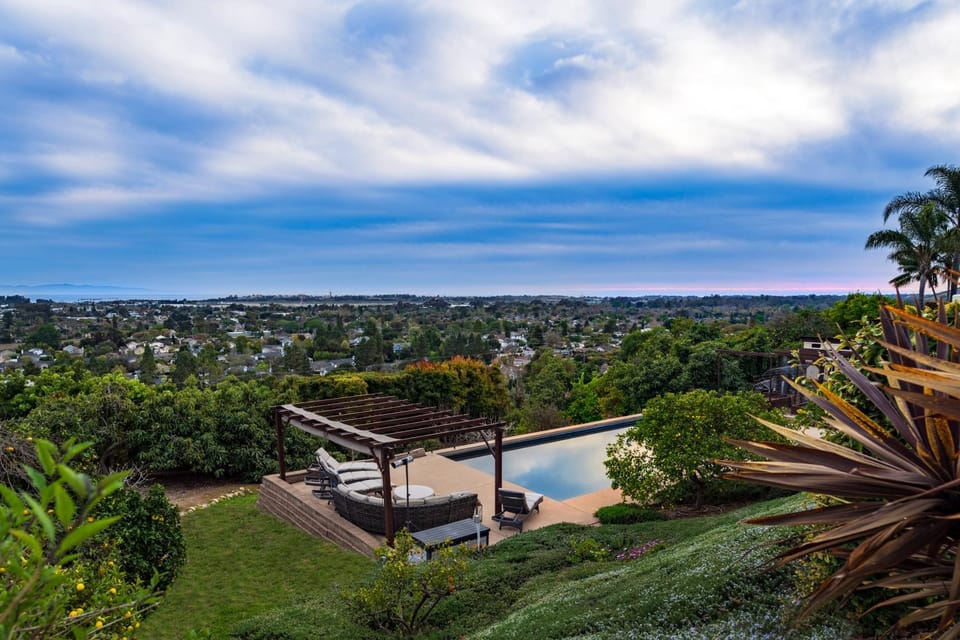 Luxury Home Atop the Hills House in Goleta