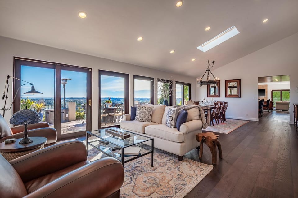 Luxury Home Atop the Hills House in Goleta