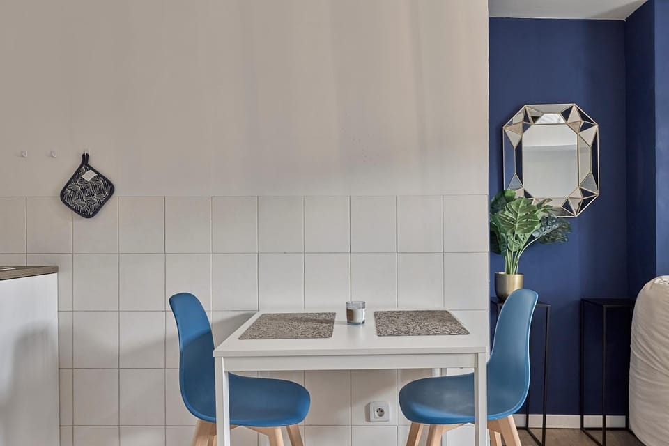 Dining area, Meals