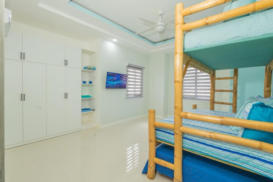 Bed, bunk bed