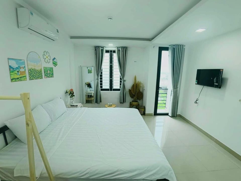 Communal lounge/ TV room, Bed, TV and multimedia, Photo of the whole room, Bedroom, air conditioner