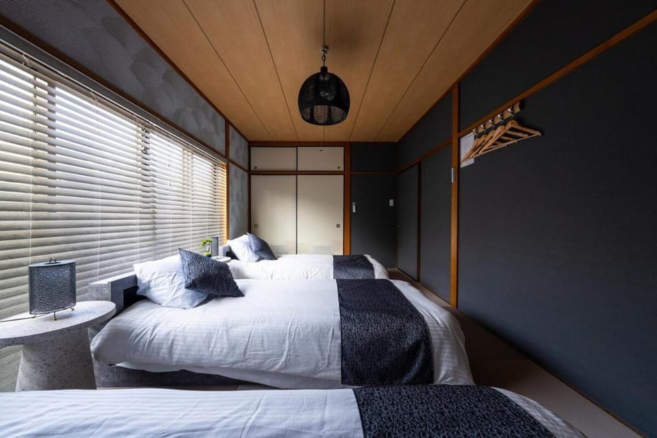 次郎邸 京都駅前の大きな一軒家 駐車場2台 寝室5部屋 トイレお風呂3台 Villa in Kyoto