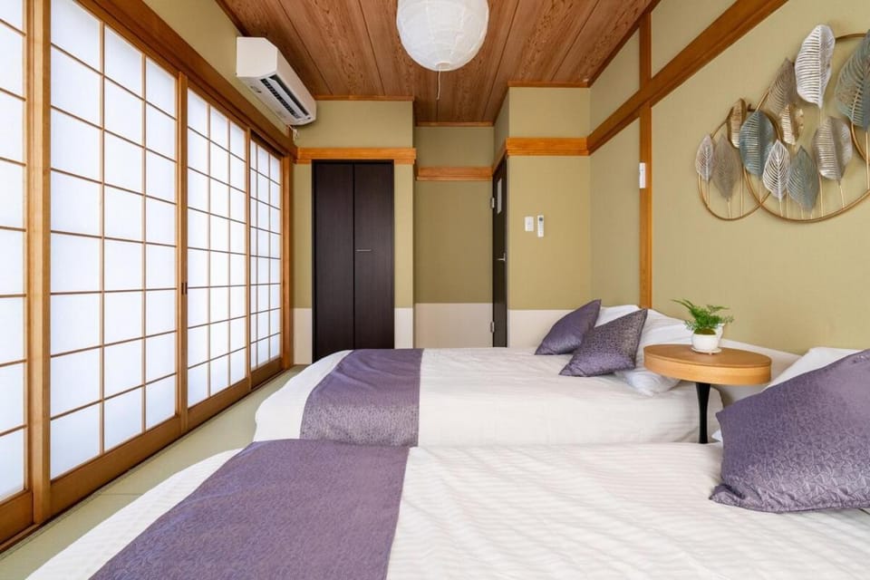 次郎邸 京都駅前の大きな一軒家 駐車場2台 寝室5部屋 トイレお風呂3台 Villa in Kyoto