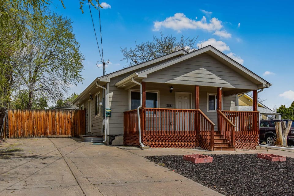 3 bed home with huge yard near Hidden Lake House in Denver