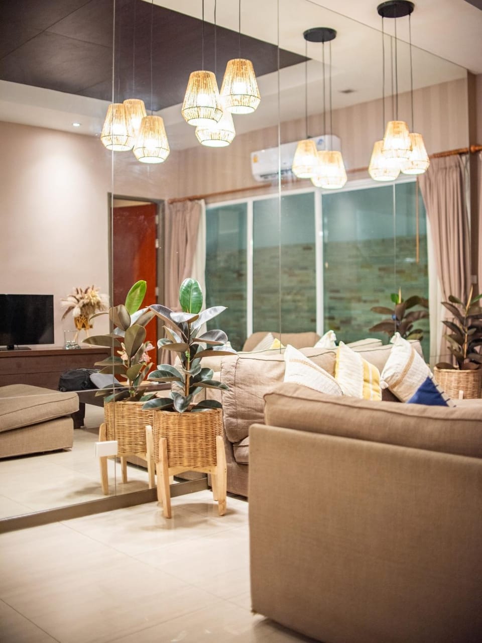Phirom2 pool villa pattaya House in Pattaya City