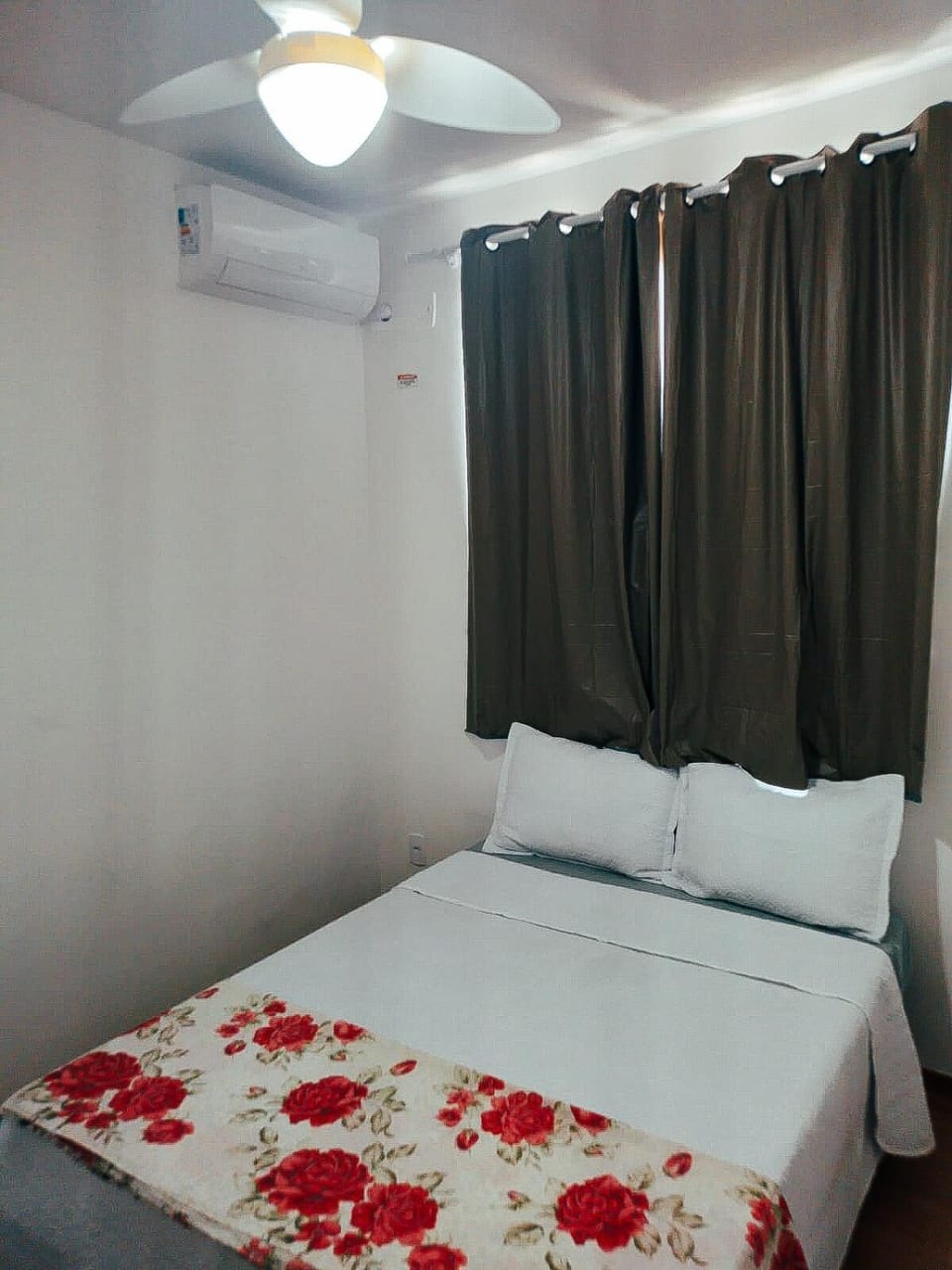 Bedroom, air conditioner