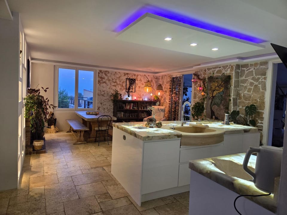Beautiful sea view, quiet in agricultural property Villa in Antibes