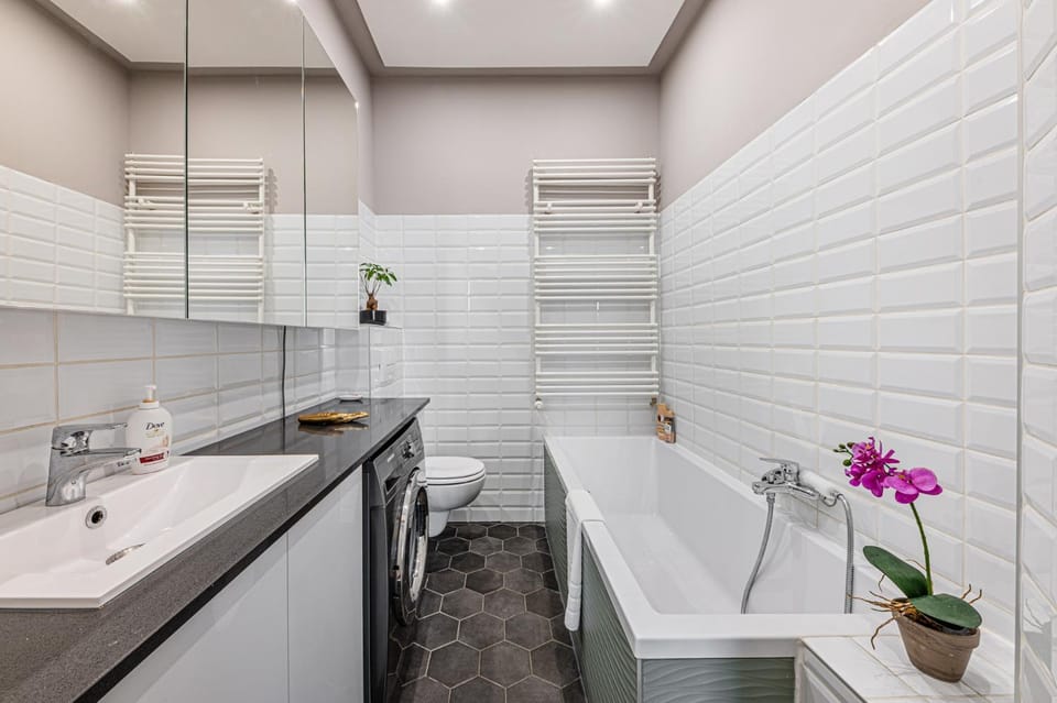 Bathroom, Bath