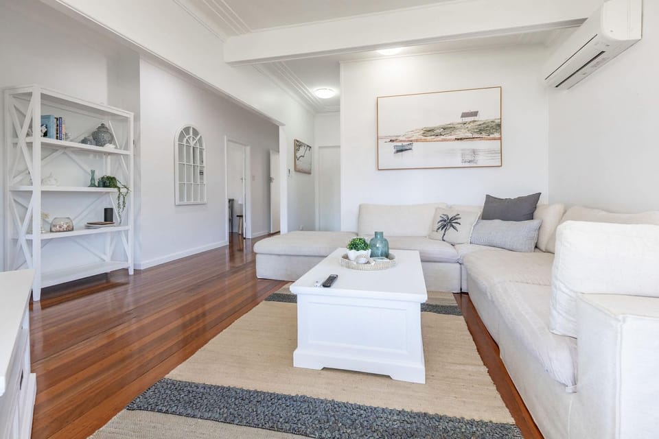 Kitchen or kitchenette, Living room, Photo of the whole room, Seating area, air conditioner