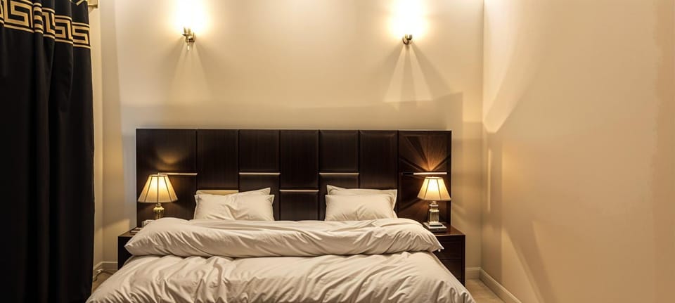 Luxus Gold Villa DHA Near Airport & Raya Nature lodge in Lahore