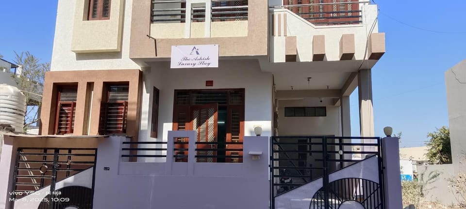Property building, Internal: Not applicable to any particular room
