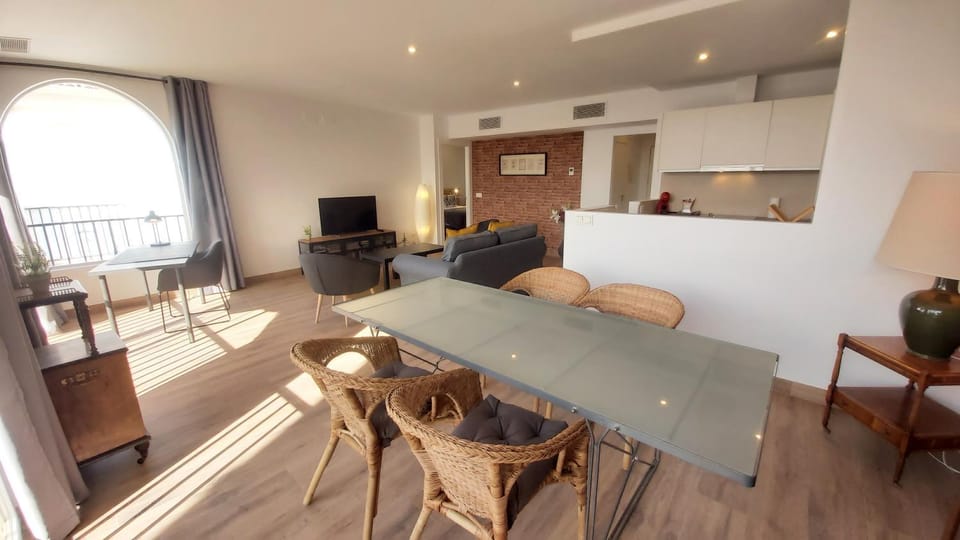 Kitchen or kitchenette, Living room, Dining area