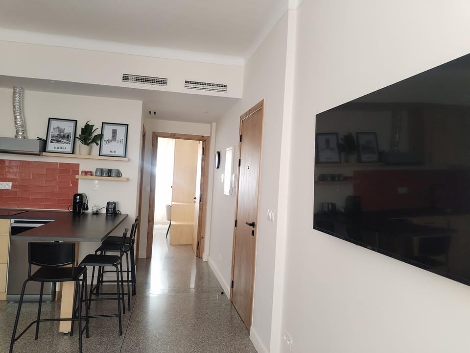Kitchen or kitchenette, Dining area, air conditioner