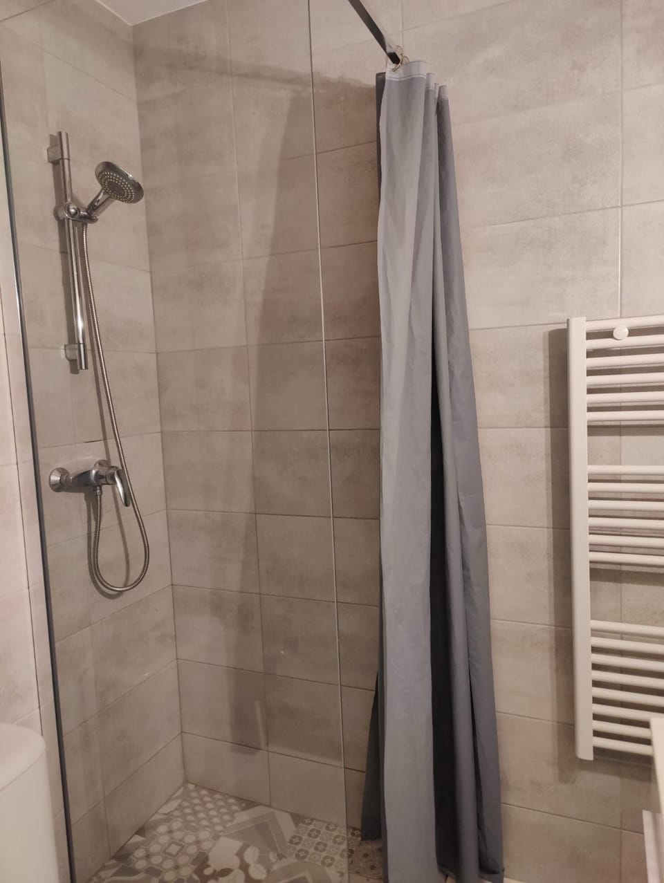 Shower, Bathroom, towels