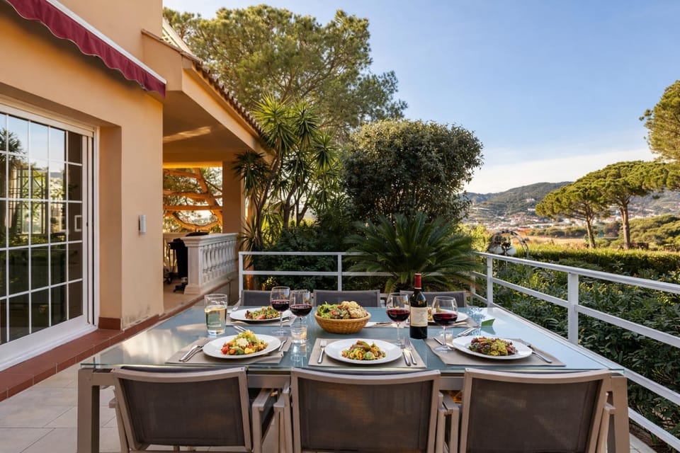 Property building, Restaurant/places to eat, Swimming pool, Breakfast