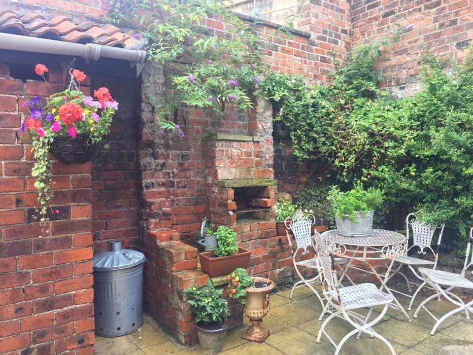 Charming Victorian terrace, near Lincoln Castle House in Lincoln