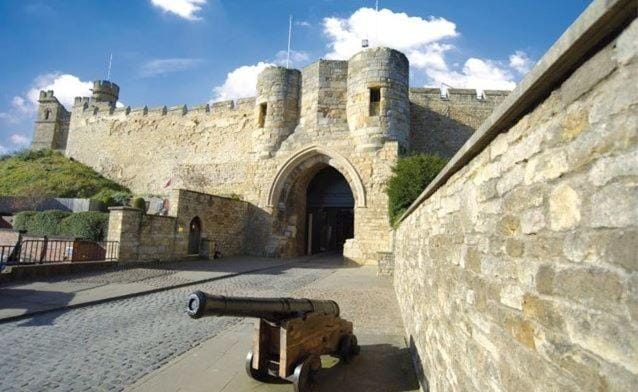 Charming Victorian terrace, near Lincoln Castle House in Lincoln