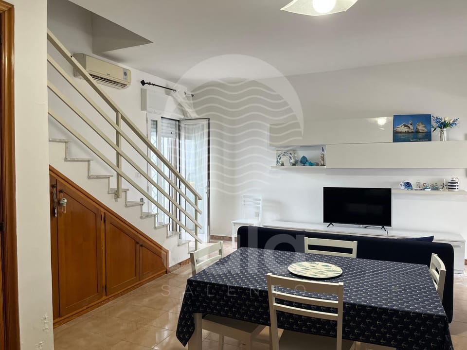 TV and multimedia, Kitchen or kitchenette, Living room, Dining area, air conditioner, air conditioner