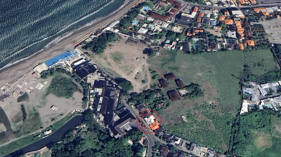 Bird's eye view, Location