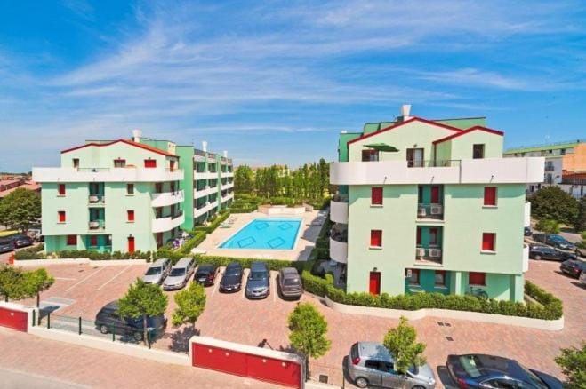 Property building, Swimming pool