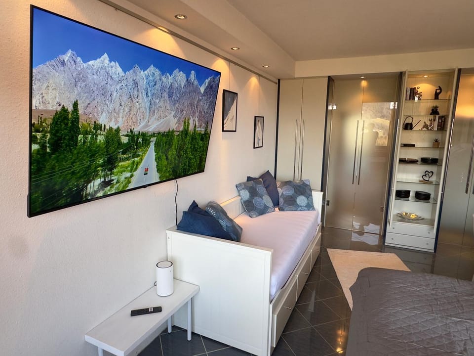 TV and multimedia, Living room, Seating area