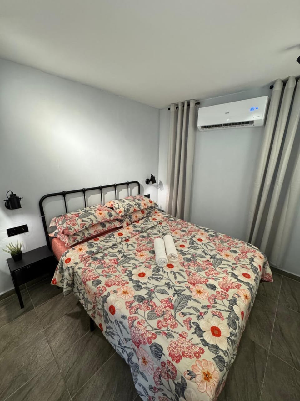 Industrial Loft Tinyhouse Homestay - 2 Queen Bed, Free Netflix, Prime & Wi-Fi Near Bukit Mertajam House in Penang