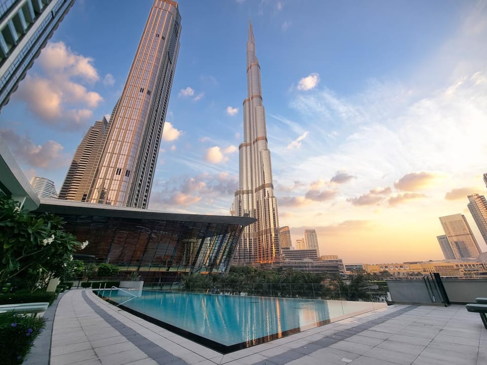 Luxe Living at Grande Signature - Burj Khalifa and Sea Views - Brand New Apartment in Dubai
