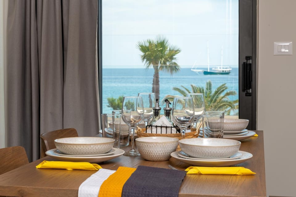 Dining area, Sea view