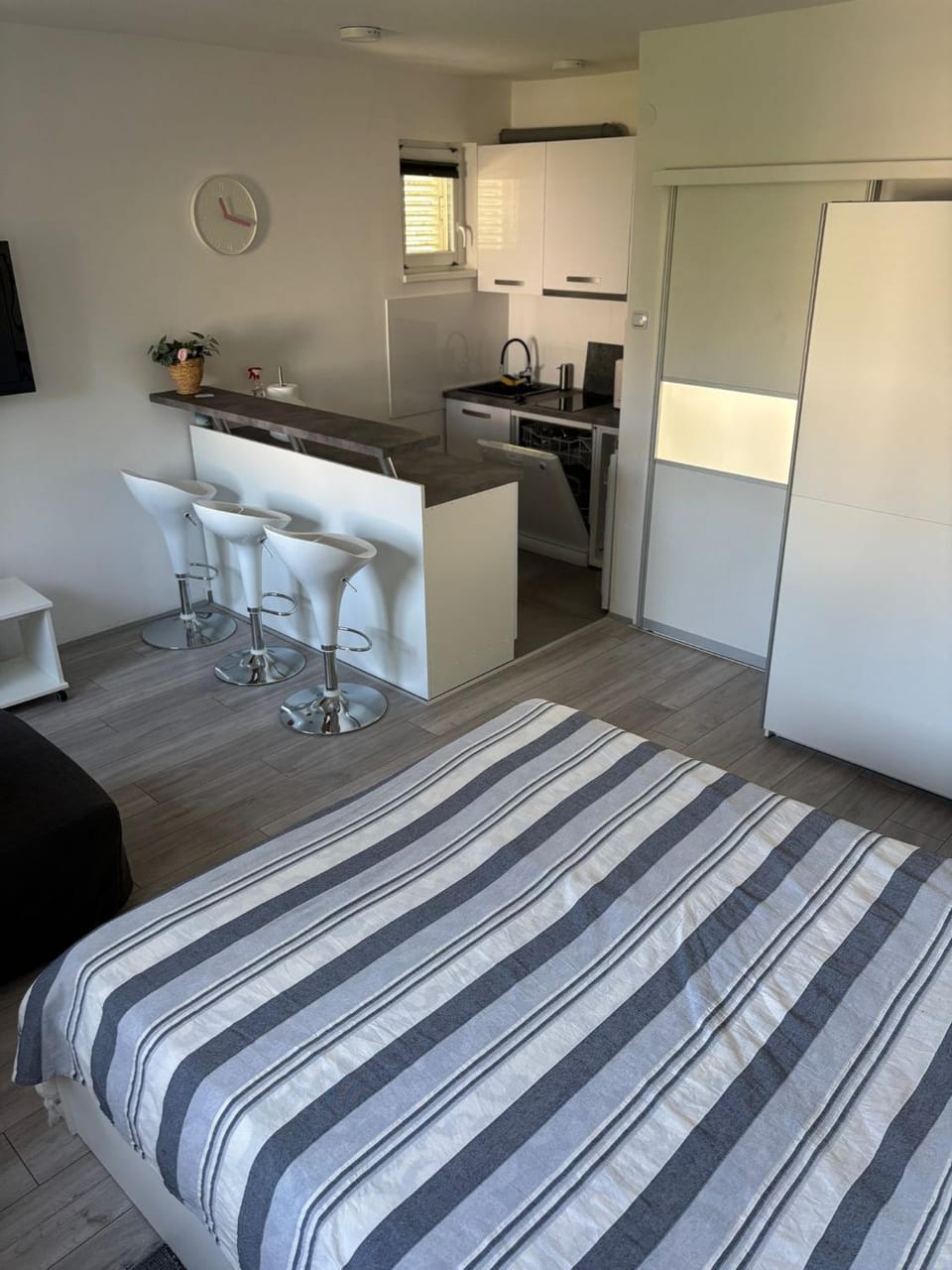 Kitchen or kitchenette, stove, stove, kitchen, kitchen