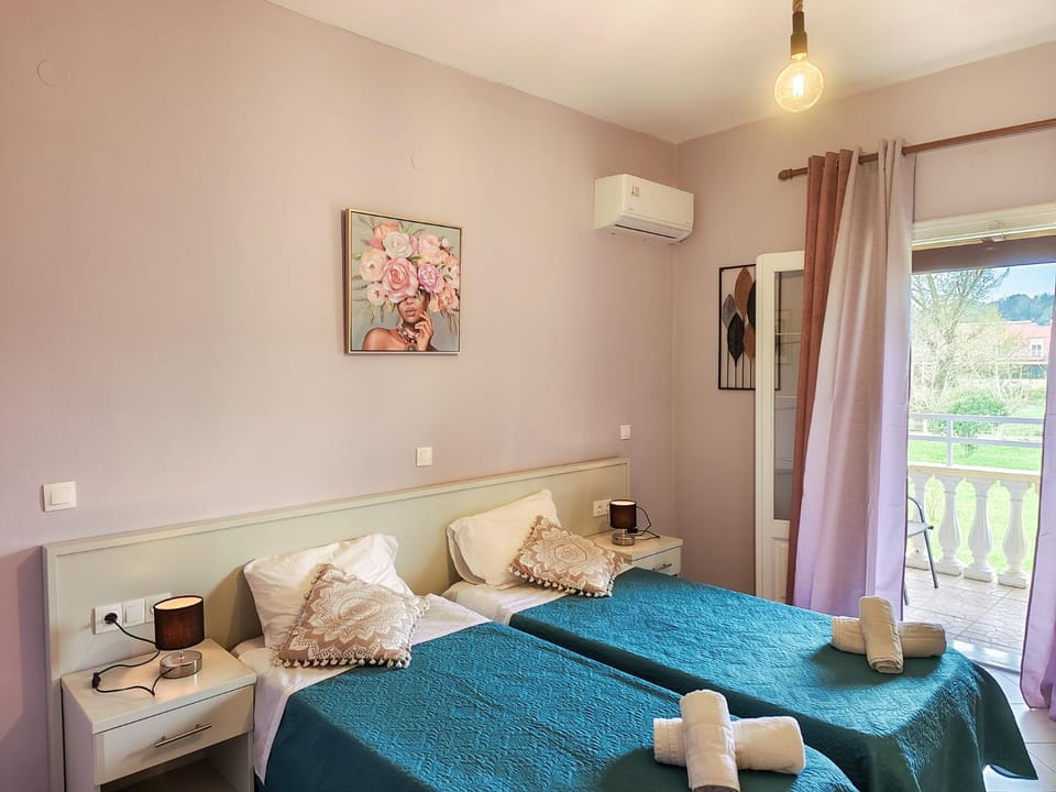 Bedroom, air conditioner
